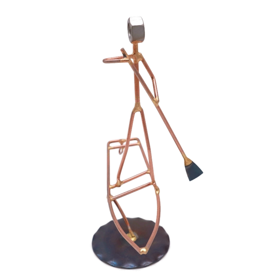 Hombre de tabla de remo