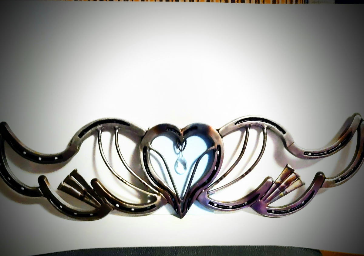 Horse Shoe Wings